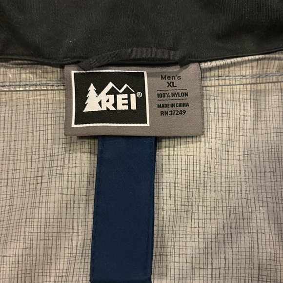 REI, Men’s XL WINDBREAKER, navy blue ( like new) - Picture 2 of 3